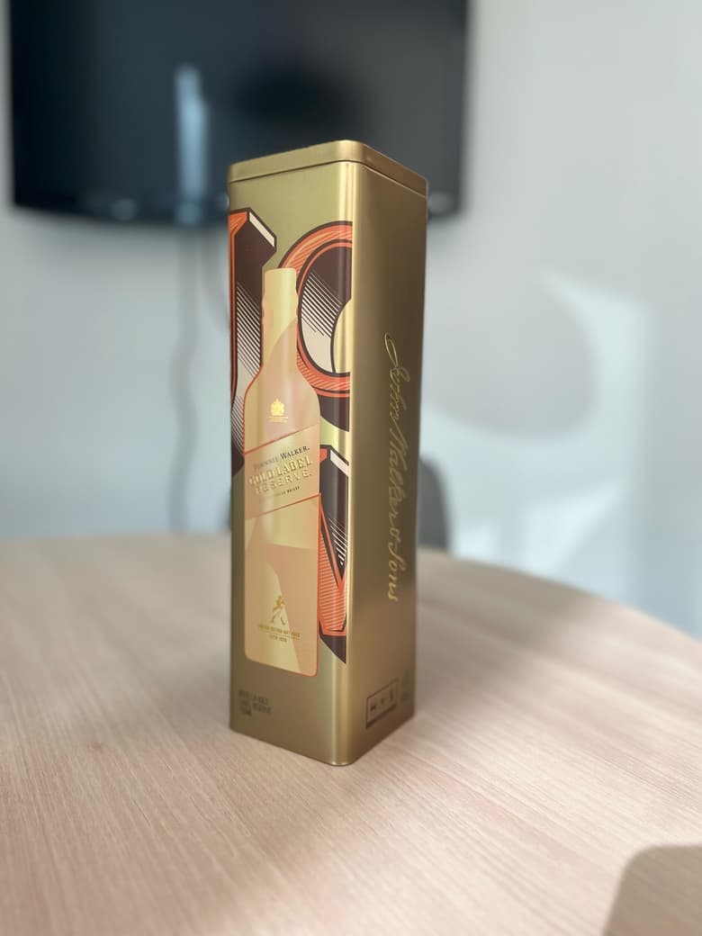Estuche Lata Gold Johnnie Walker_1