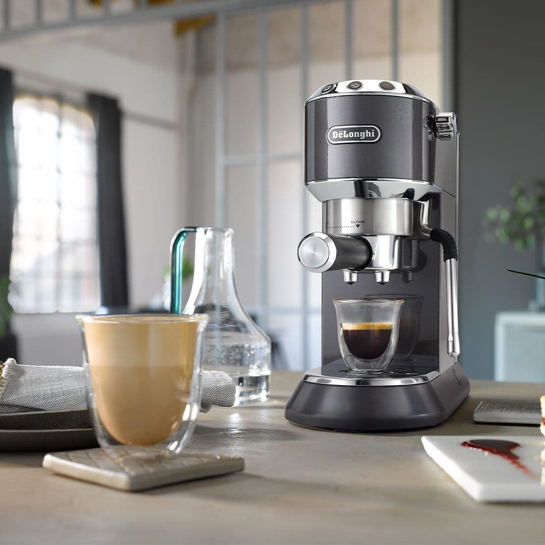 Cafetera Espresso DeLonghi Dedica Arte Gris_3